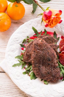 gevrek ördek meme portakal ve rucola ile