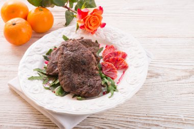 gevrek ördek meme portakal ve rucola ile