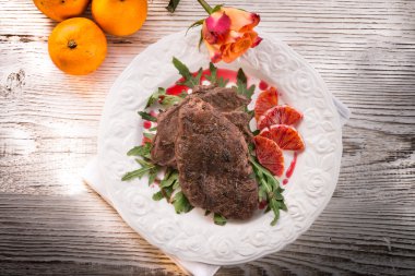 gevrek ördek meme portakal ve rucola ile