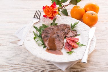 gevrek ördek meme portakal ve rucola ile