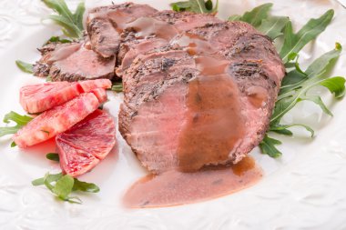 gevrek ördek meme portakal ve rucola ile