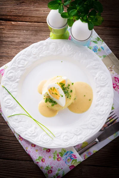 マスタードの新鮮な卵 — ストック写真