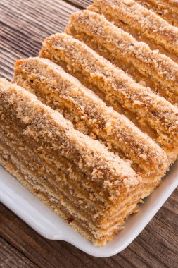 katmanlı karamelli pasta