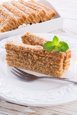 katmanlı karamelli pasta