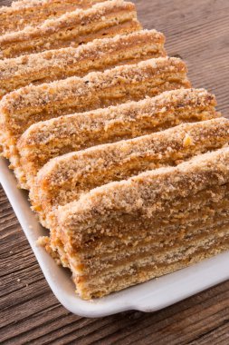 katmanlı karamelli pasta