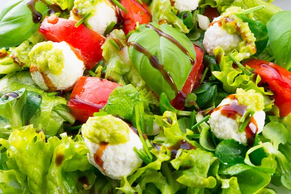 Vegetable salad with cheese — Stock Photo, Image