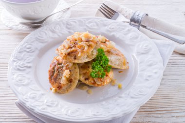 pierogi etli