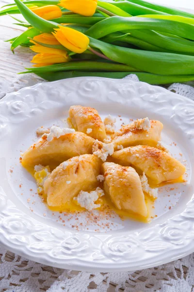 Polish Curd dumplings with cinnamon butter — Stock Photo, Image