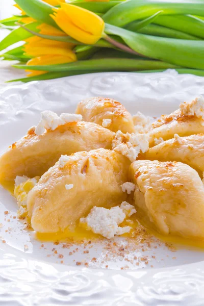 Polska ostmassa dumplings med kanel smör — Stockfoto