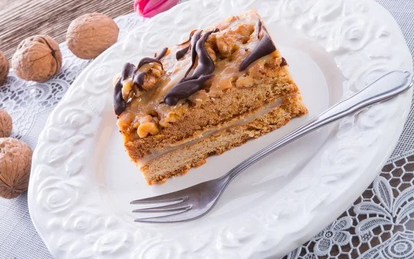 Walnut caramel cake — Stock Photo, Image