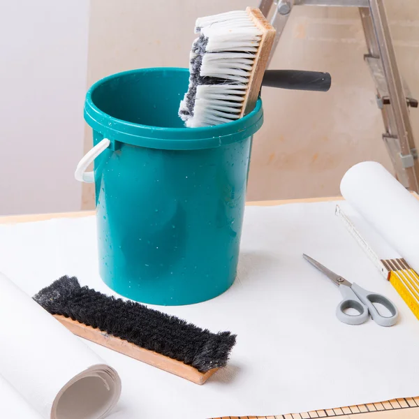 Leader with bucket — Stock Photo, Image