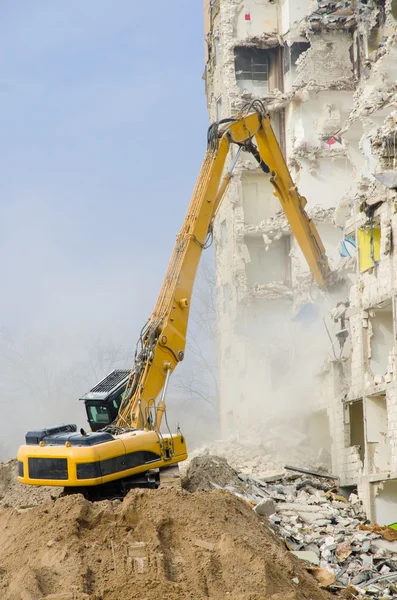 Blocco di appartamenti demolizione — Foto Stock