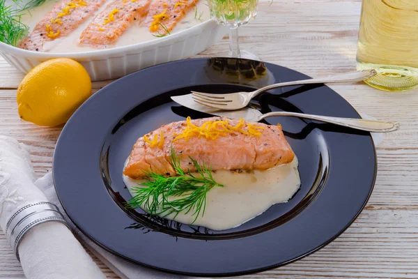 Lachs vom Grill mit Dill — Stockfoto