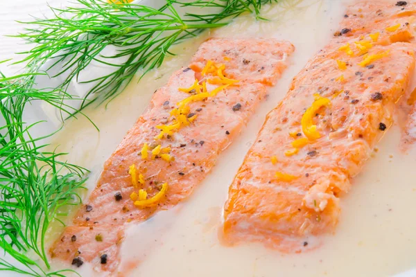 Lachs vom Grill mit Dill — Stockfoto