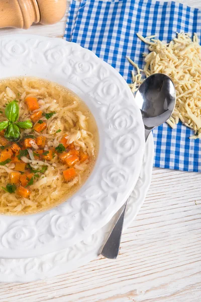 Gemüsenudelsuppe — Stockfoto