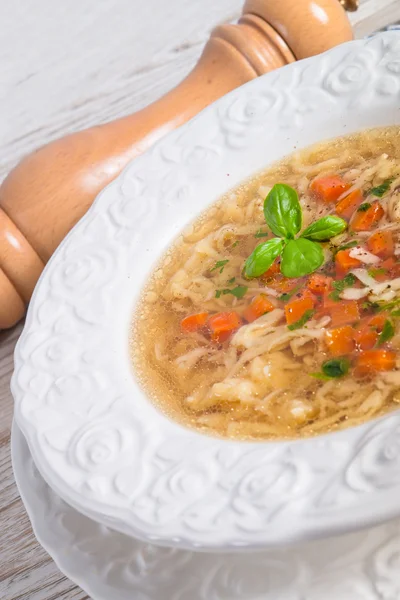 Sopa de fideos de verduras —  Fotos de Stock