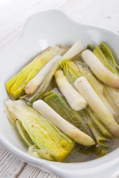 Casserole de poireaux d'asperges — Photo