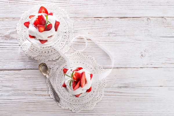 Strawberry with cream — Stock Photo, Image