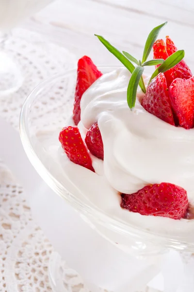 Fragola con crema — Foto Stock