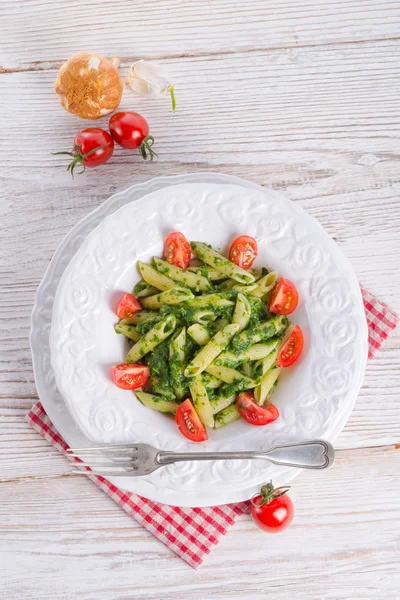 Fideos con espinacas —  Fotos de Stock