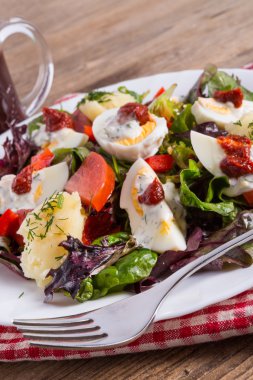 haşlanmış yumurta salatası