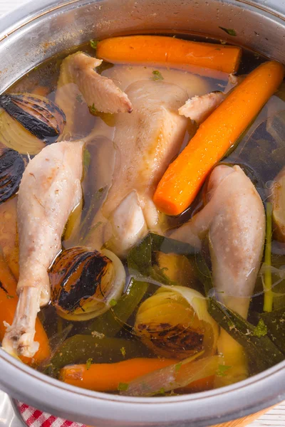 Poulet dans le pot — Photo