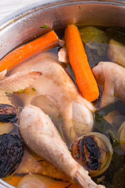 Poulet dans le pot — Photo