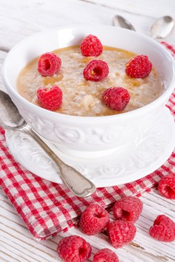 yulaf ezmesi taze ahududu