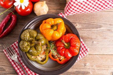 Doldurulmuş biber ve pirinç