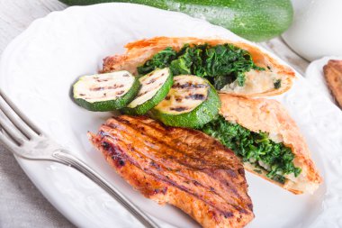 puf böreği çanta ve kabak ile ızgara biftek