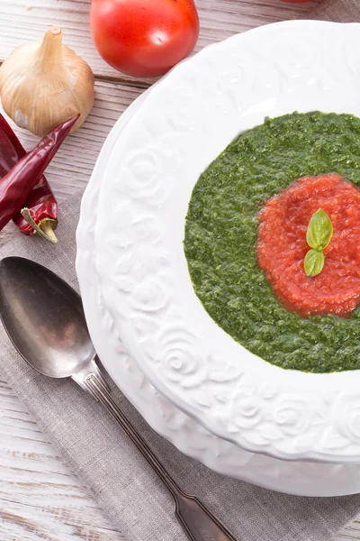Tomato-spinach cream soup — Stock Photo, Image
