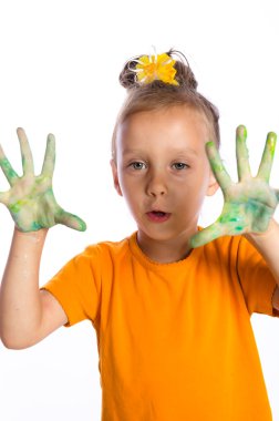 parmak boya ile boyayın