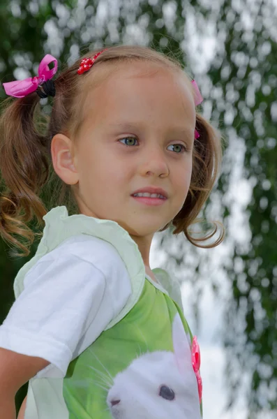 Portret małej dziewczynki — Zdjęcie stockowe