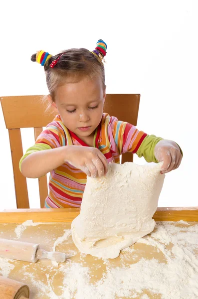 Mała dziewczynka gotowanie — Zdjęcie stockowe