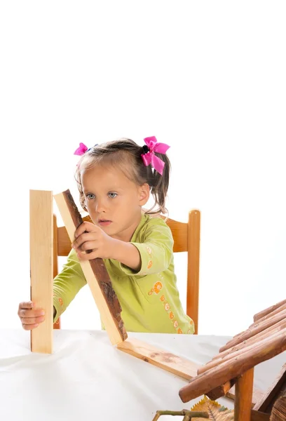 Niñas pequeñas en hacer artesanía —  Fotos de Stock