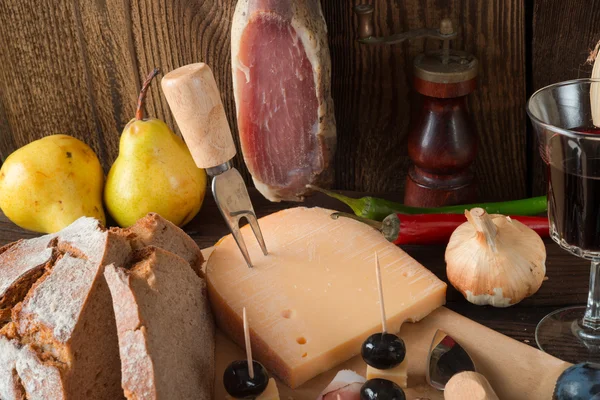 Vin - ham - bröd, en välsmakande äter — Stockfoto