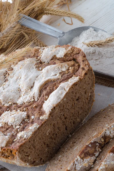 Anche il pane cotto — Foto Stock
