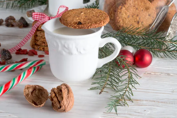 Milk and cookies for santa — Stock Photo, Image