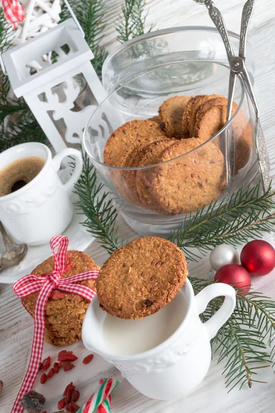 Milch und Kekse für den Weihnachtsmann — Stockfoto
