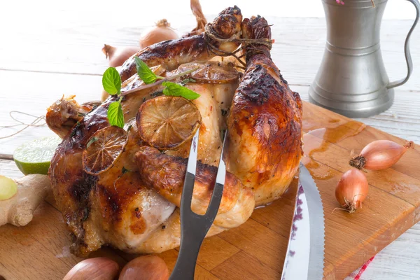 Roasted chickens with ginger and lime marinade — Stock Photo, Image
