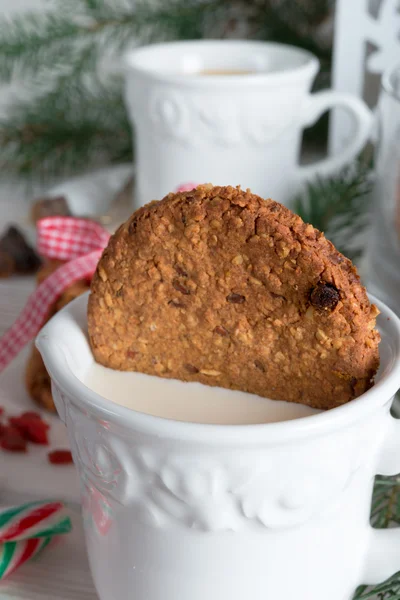 Leite e biscoitos para Santa — Fotografia de Stock