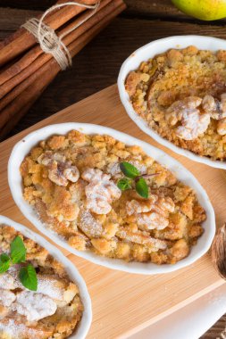 elma ceviz streusel pasta