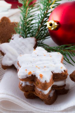 tarçınlı yıldız