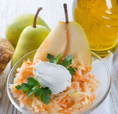 kereviz salatası armut