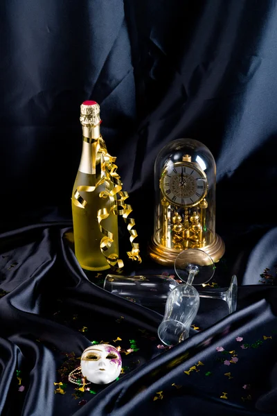 New Year's Eve glass and champagne — Stock Photo, Image