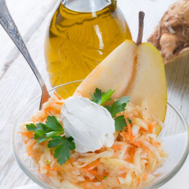 kereviz salatası armut