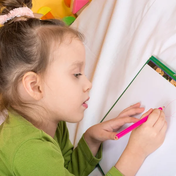 Meisjes in verf — Stockfoto