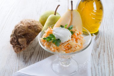 kereviz salatası armut