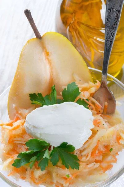 Salada de aipo com pêra — Fotografia de Stock