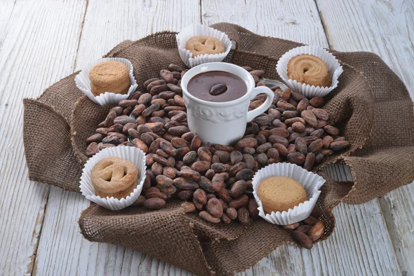 Chocolate caliente con galleta — Foto de Stock